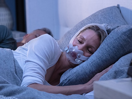 ResMed-AirFit-F30i-celoobličejová-aktivní-CPAP-maska